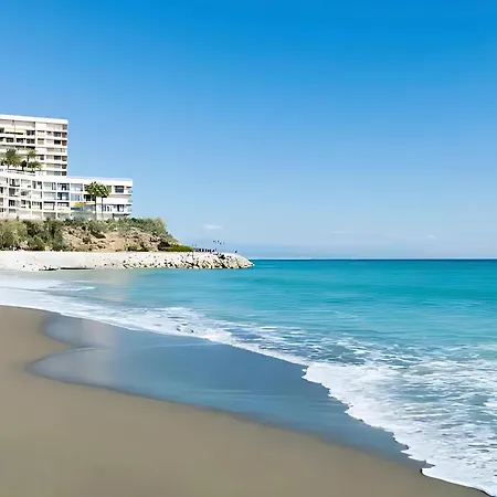 Modern & Family Flat Carihuela 3 Bdr Торремолинос