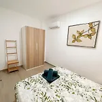 Modern & Family Flat Carihuela 3 Bdr شقة *