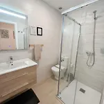 Modern & Family Flat Carihuela 3 Bdr شقة