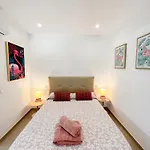 Modern & Family Flat Carihuela 3 Bdr شقة